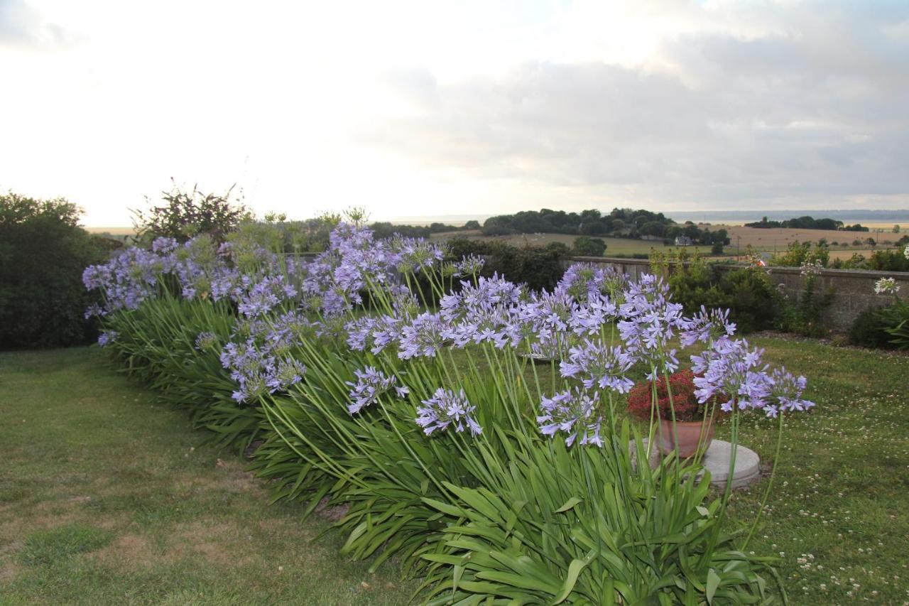 Bed and Breakfast Les Agapanthes Huisnes-sur-Mer Exterior foto